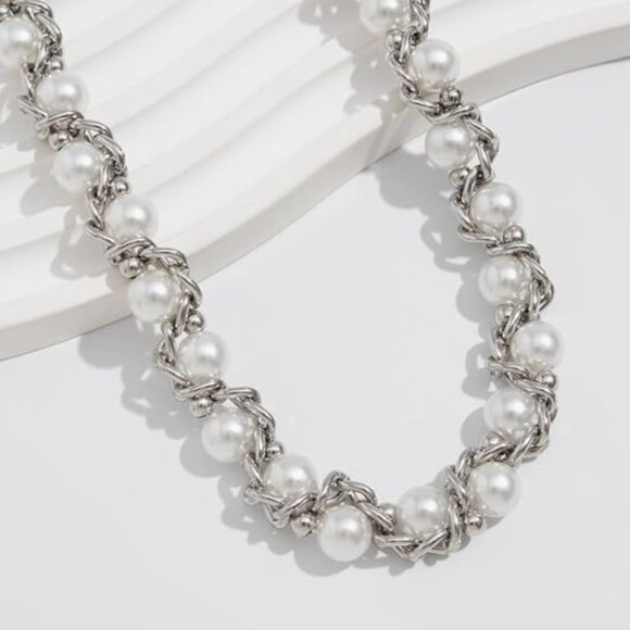 Anthropologie Dainty Gold-Plated Pearl Necklace - Picture 1 of 4